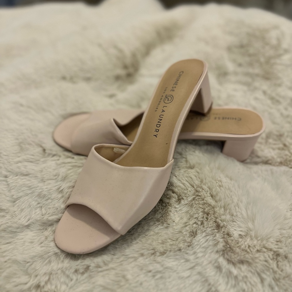 Chinese Laundry Sandal